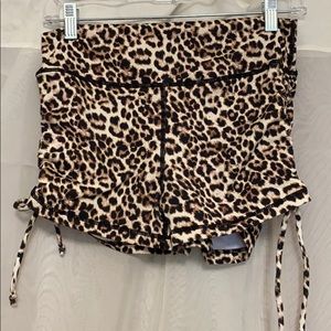 Zyia Active Leopard Double Scrunchy Hustle Short